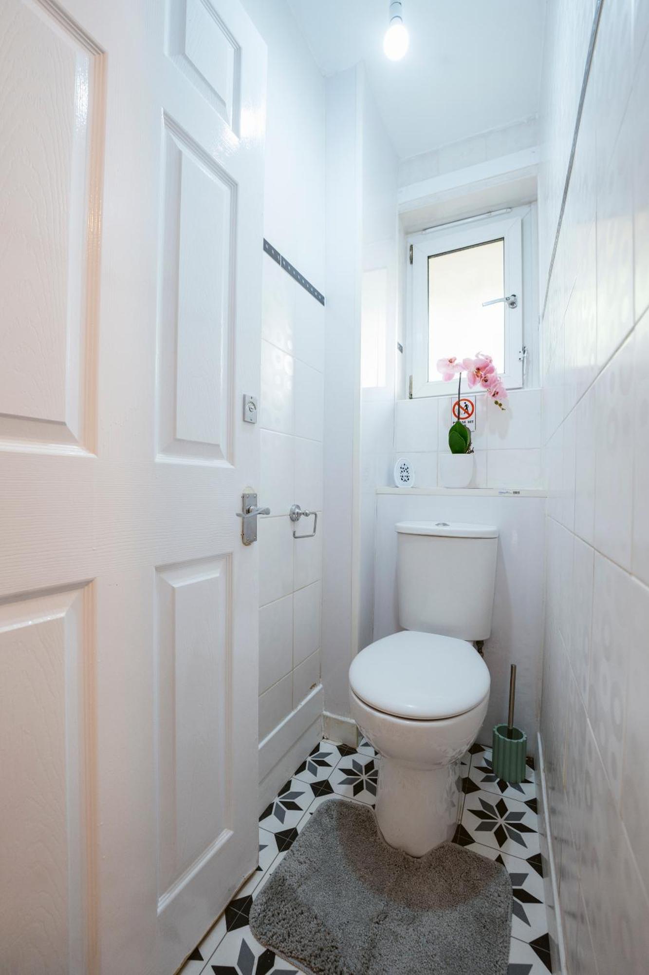 Deptford Bridge Double Rooms London Exterior photo